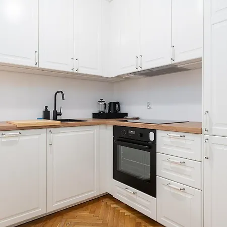 Rentplanet - Chmielna Apartmán *